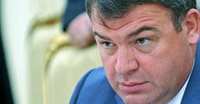 Экс-глава Минобороны Сердюков в пятницу вызван на допрос в СК