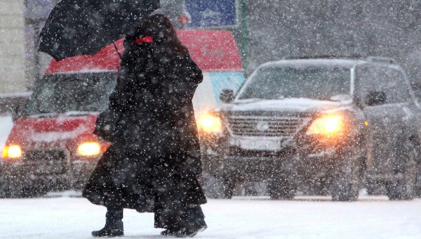 В субботу москвичей ждут слабый мороз, метель и гололед 