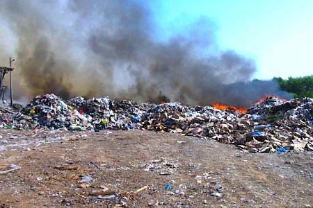 Прокуратура через суд требует закрытия свалки бытовых отходов в Ивановской области