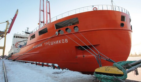 Прибыло в Антарктиду научно-экспедиционное судно «Академик Трешников» 