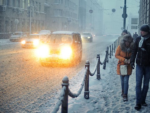 Начавшийся сегодня в Москве снегопад будет идти до вечера субботы