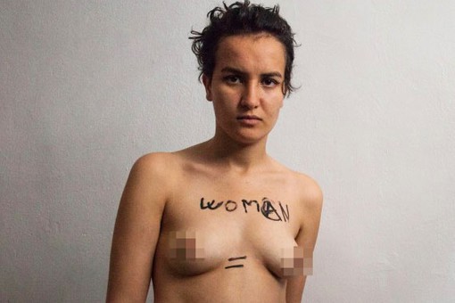 В Тунисе суд оштрафовал находящуюся под стражей активистку Femen на 182 доллара