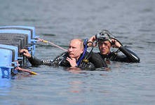 Президент РФ поручил отрабатывать навыки спасения на море