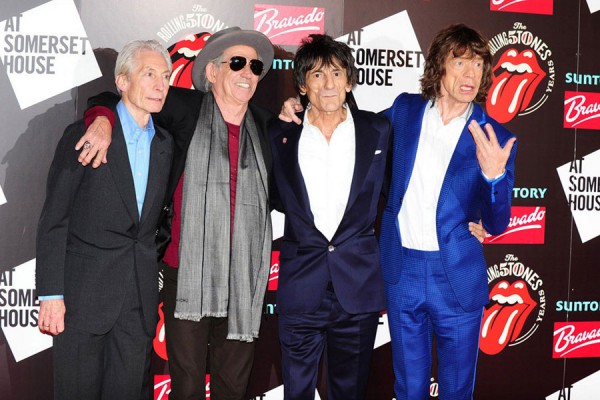 The Rolling Stones защищают "рот" через суд