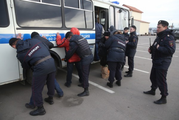 На рынке "Садовод" полицейские задержали более 600 человек