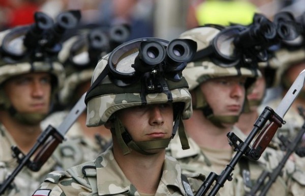 РФ озабочена усилением активности НАТО вблизи российских границ 