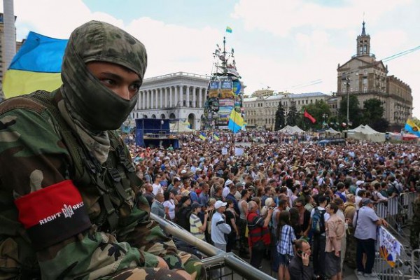 От митинга к войне