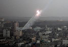 ХАМАС продолжает обстрел Тель-Авива, израильская армия планирует бомбардировки Газы.