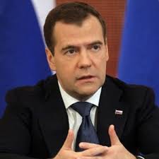 Медведев надеется, что санкции РФ не продлятся долго.