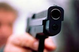 США: выстрел ребенка в инструктора вызвал новые споры по владению оружием.