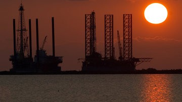 Цена на нефть растет на 3-5% на данных по рынку труда США