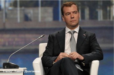 Медведев поручил Шувалову обсудить с профильными ведомствами приватизацию Сбербанка