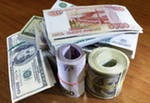 ЦБ РФ в августе сократил нетто-продажу долларов в 2,7 раза, евро - в 1,5 раза