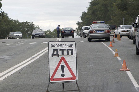 Шесть человек погибли, четверо пострадали в ДТП с микроавтобусом в Приморье